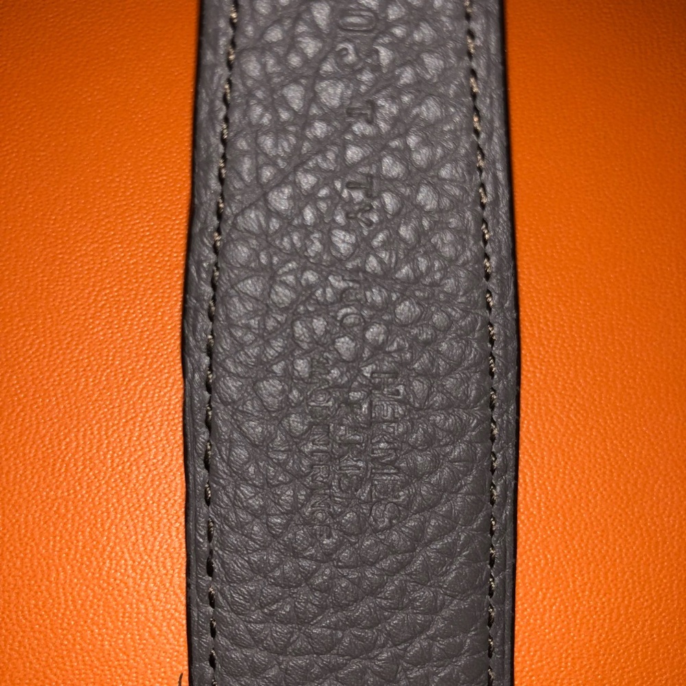 Selling my original Hermes belt - Picture 2 of 3